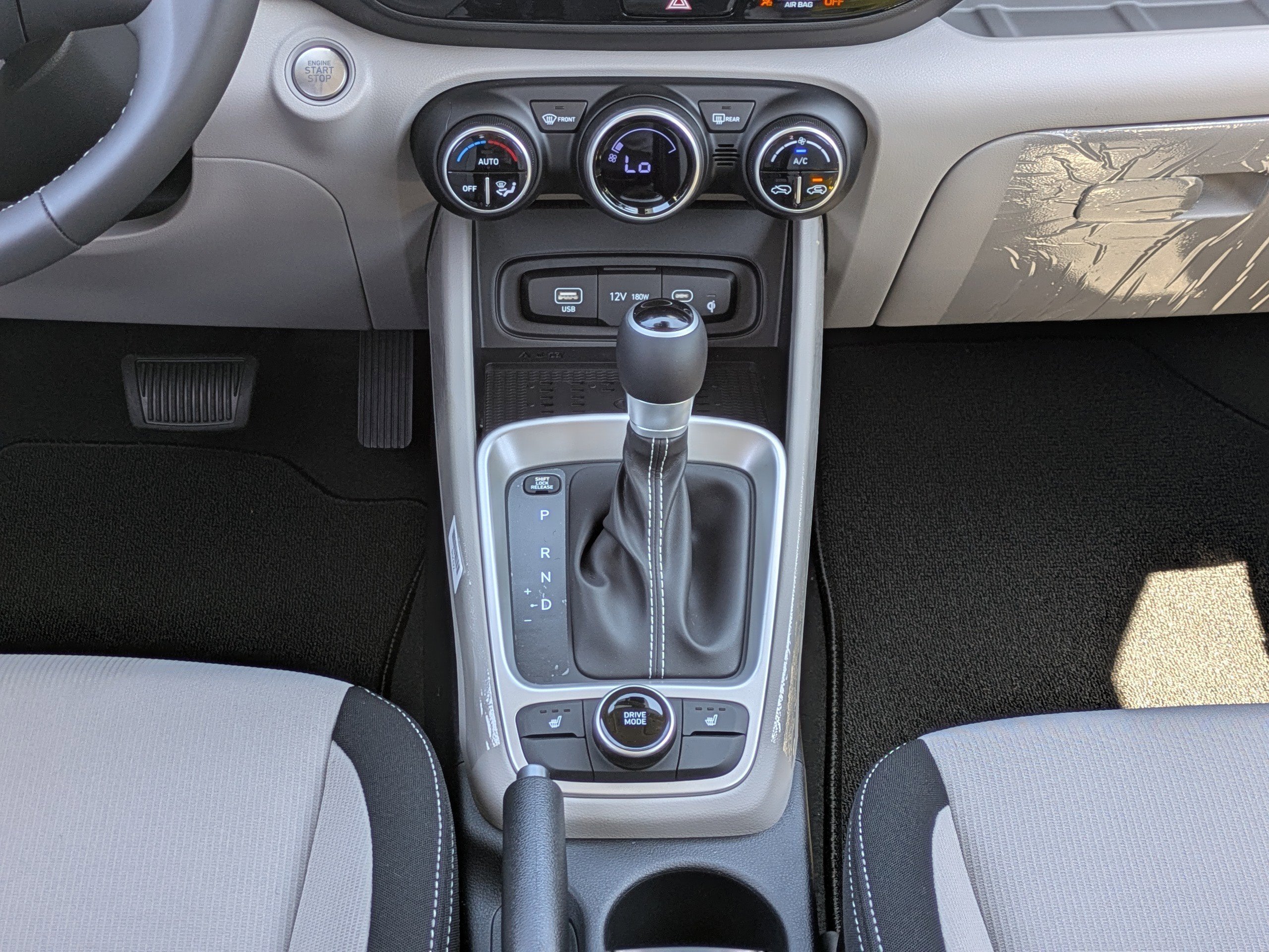 New 2026 Shimmering Silver Hyundai SEL image 45