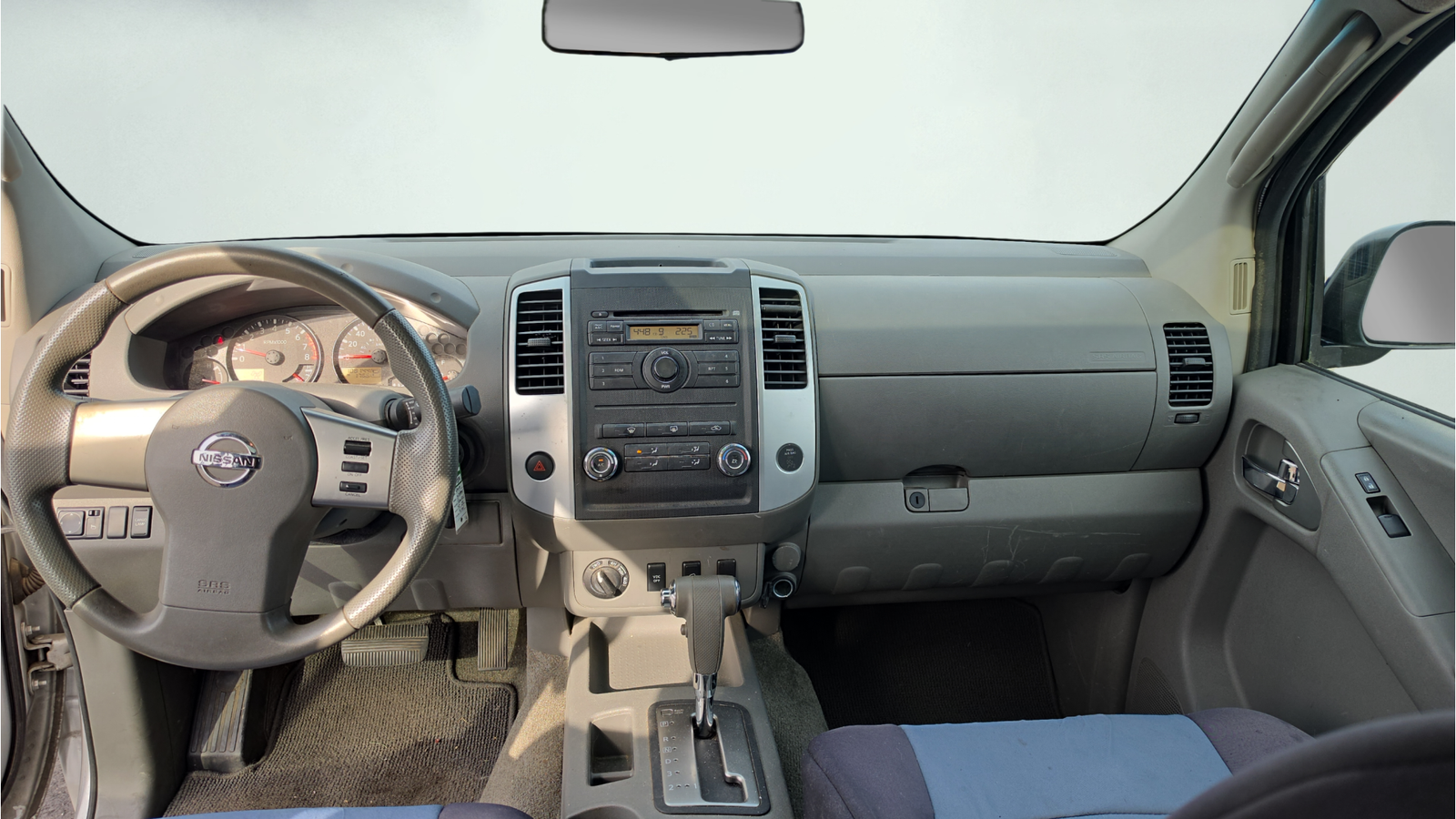 Used 2010 Radiant Silver Nissan SE image 14