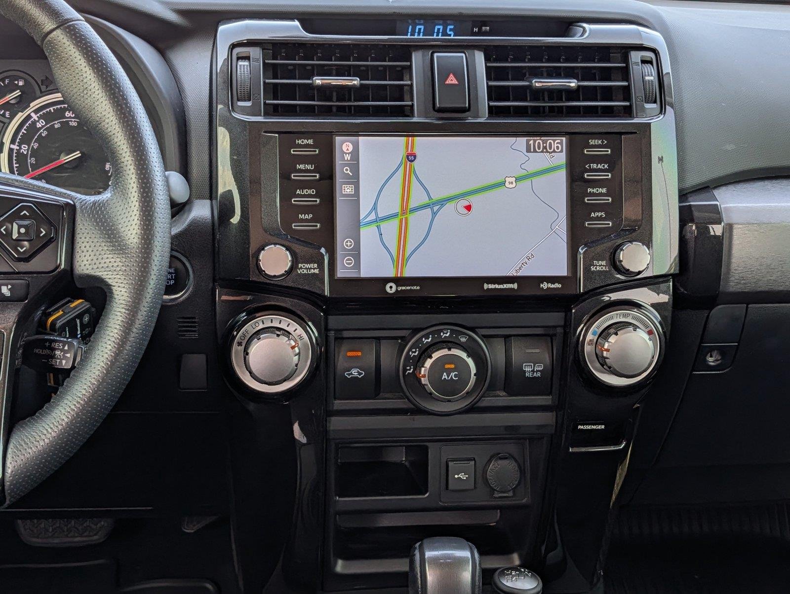 Used 2020 Midnight Black Metallic Toyota Venture image 28