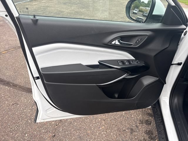 2026 Chevrolet Trax LT - Photo 11