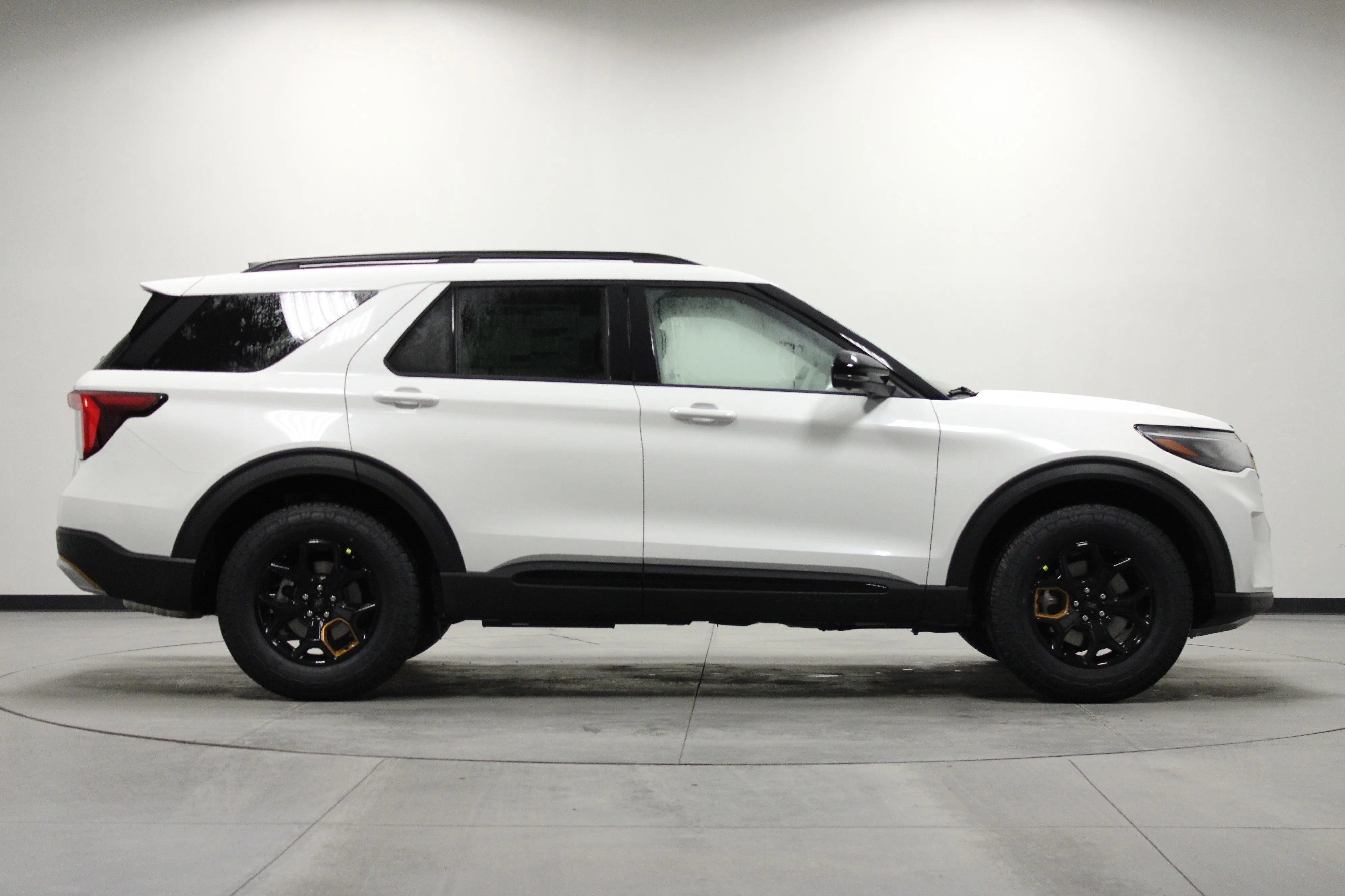 New 2026 Star White Metallic Tri-Coat Ford Tremor® image 3