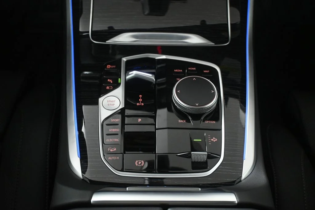 Used 2026 Black BMW xDrive50e image 23
