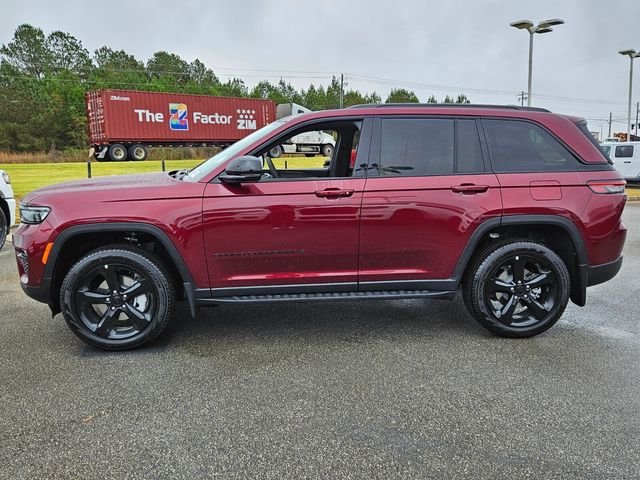 New 2025 Velvet Red Pearl-Coat Exterior Paint Jeep Limited image 5