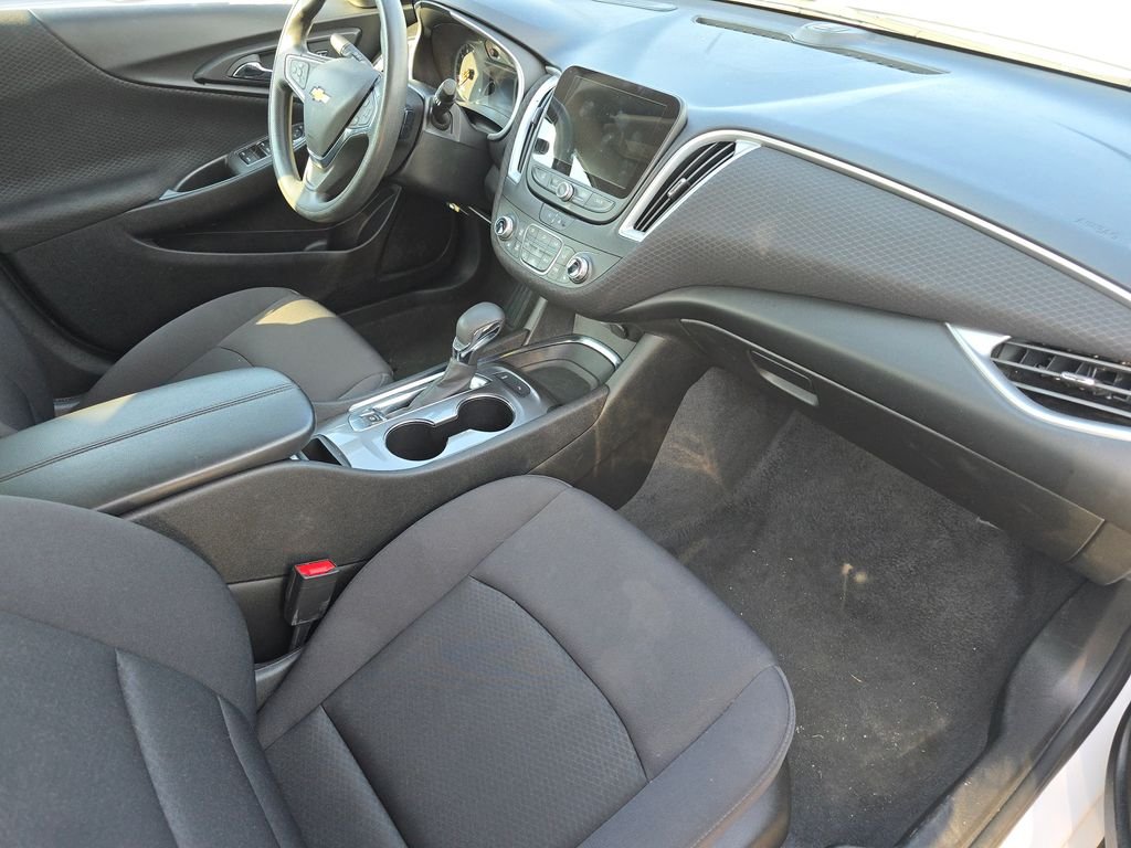 Used 2024 White Chevrolet LT image 13