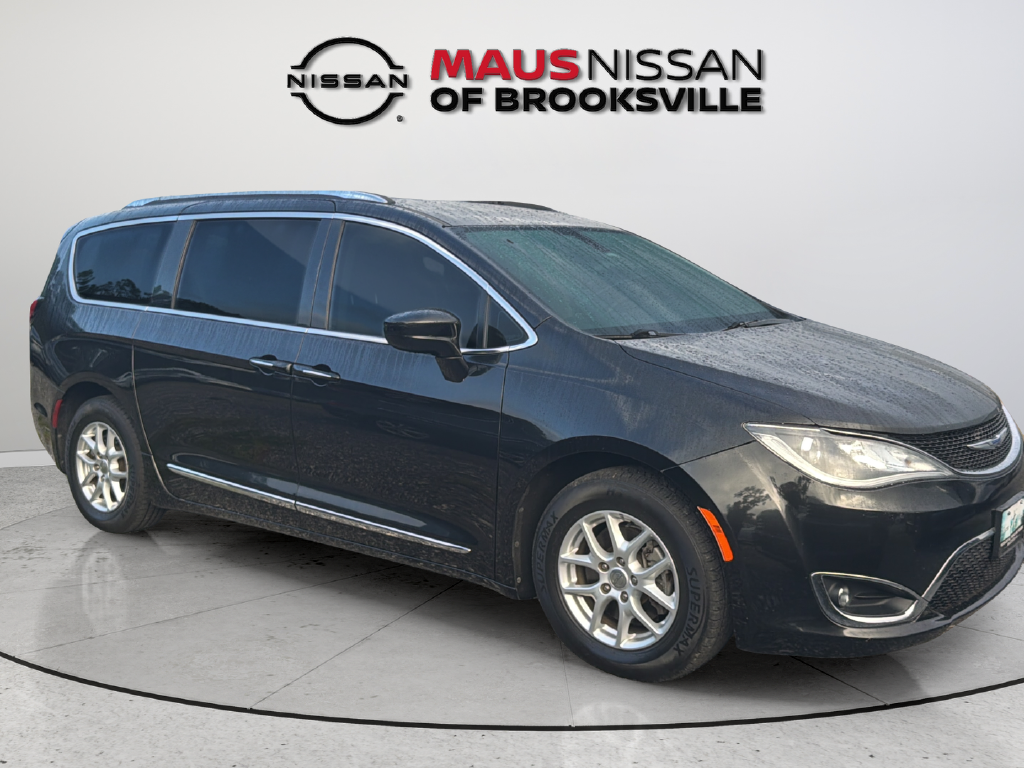 Used 2024 Silver Chrysler Touring L image 13