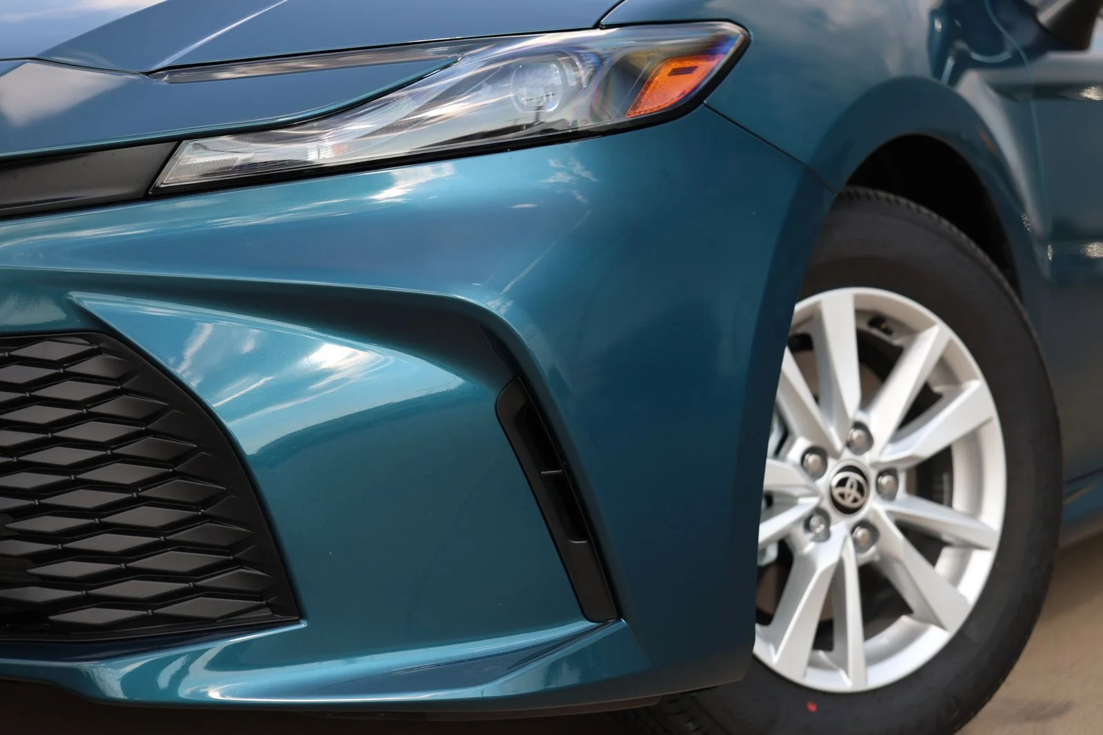 New 2026 Ocean Gem Toyota LE image 10