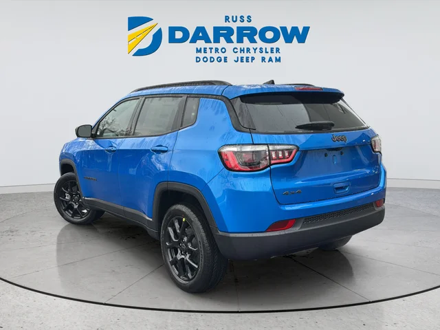 New 2026 Hydro Blue Pearl-Coat Exterior Paint Jeep Latitude image 3