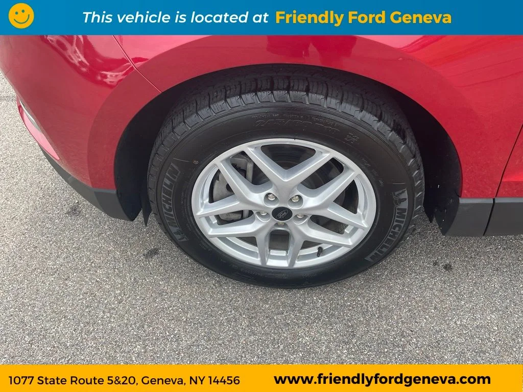 Used 2023 Red Ford SEL image 9
