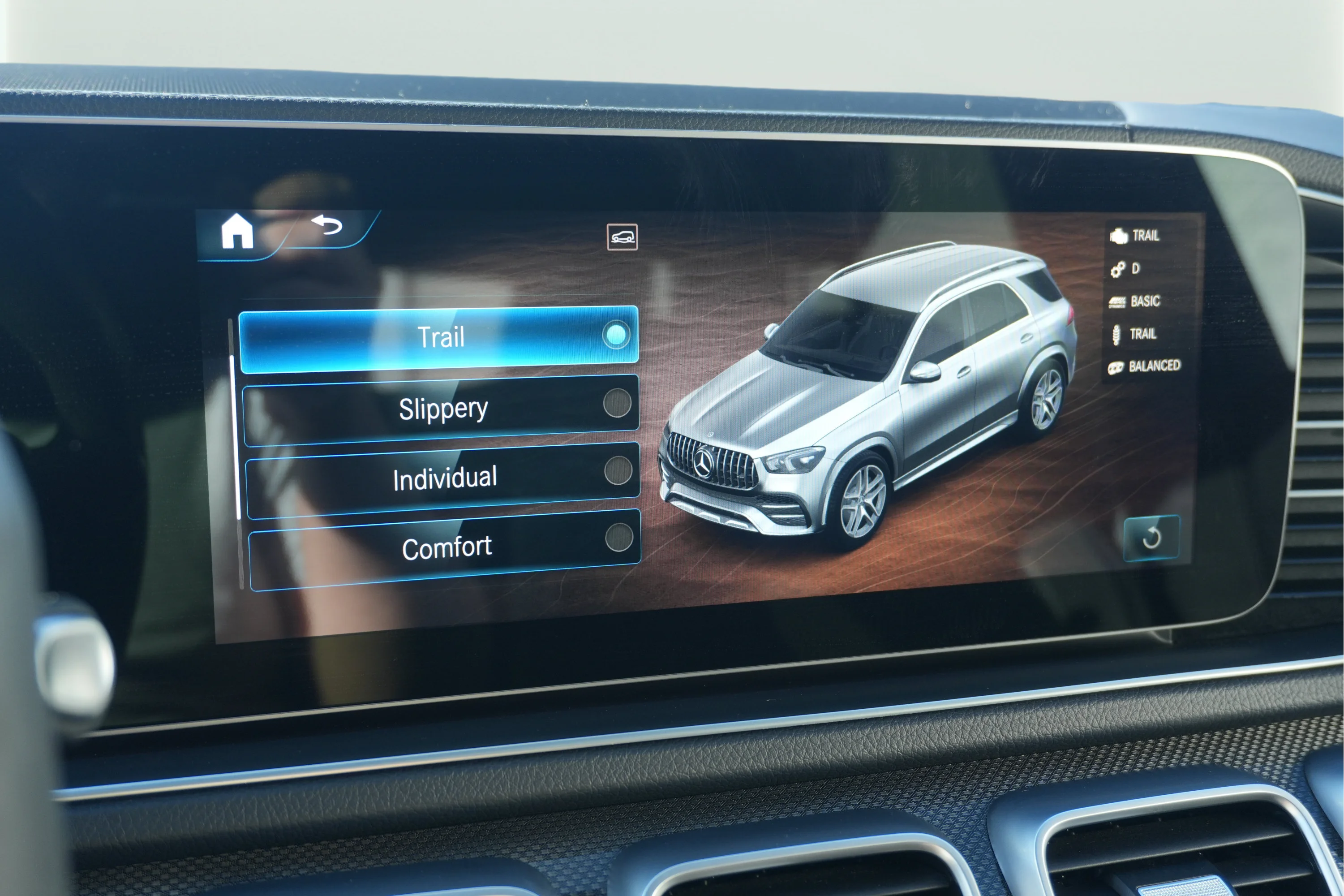 Used 2021 Obsidian Black Metallic Mercedes-Benz AMG® GLE 53 image 31