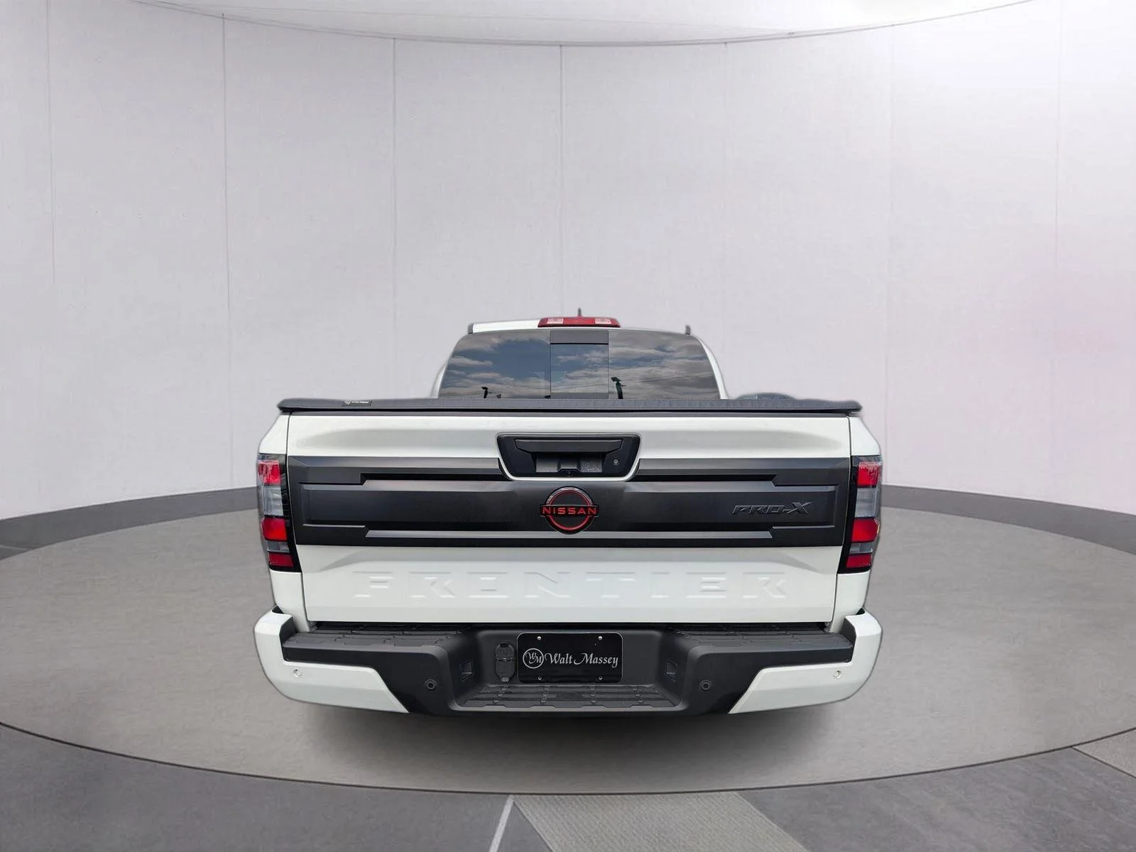 Used 2026 Glacier White Nissan PRO-X image 4