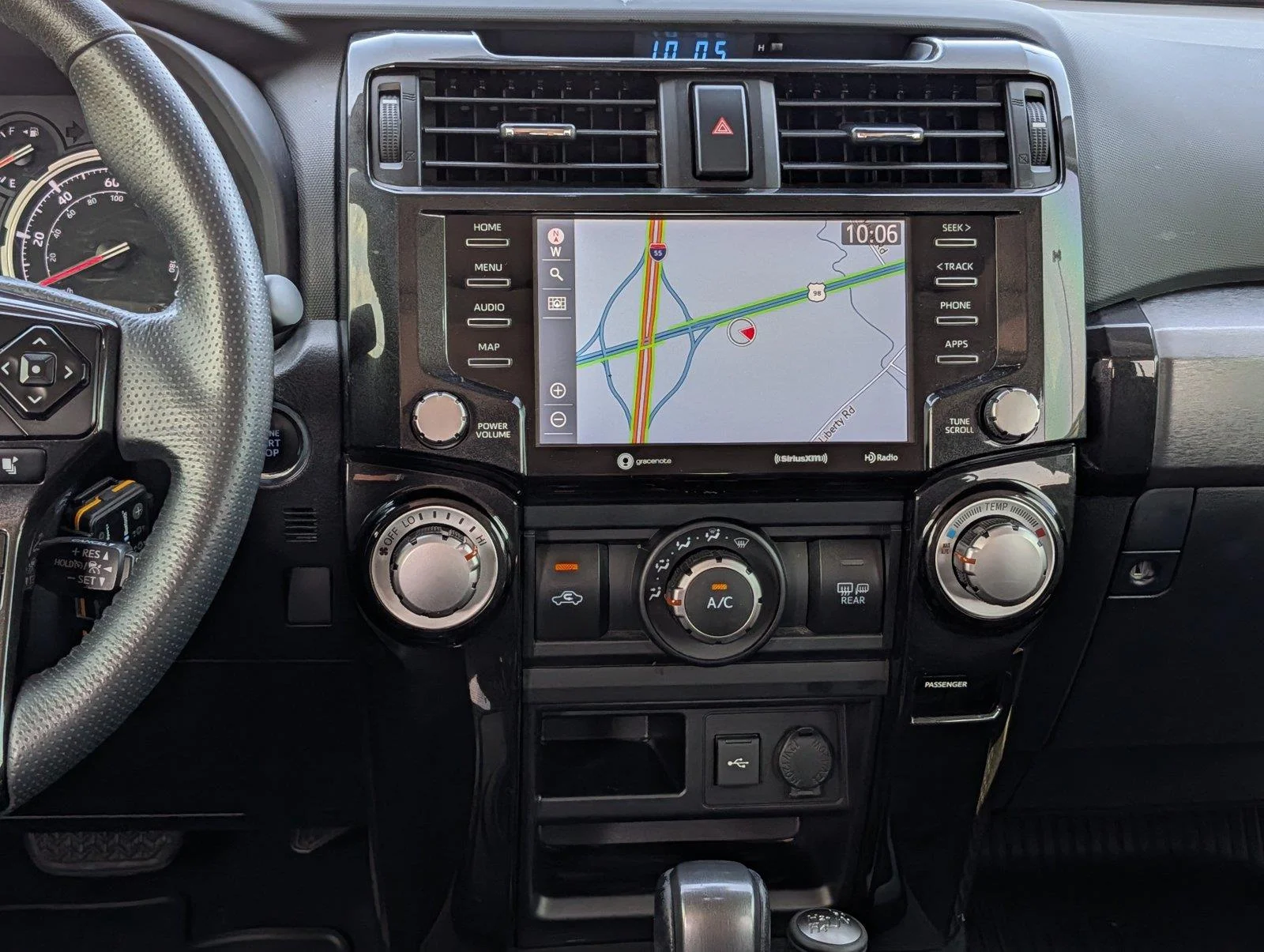 Used 2020 Midnight Black Metallic Toyota Venture image 28