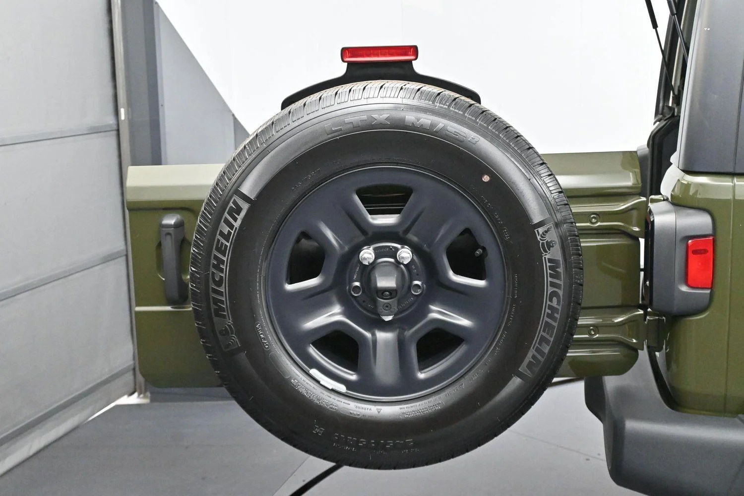 Used 2023 Sarge Green Clearcoat Jeep Sport image 31