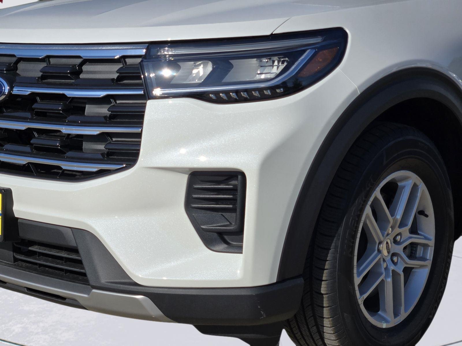 New 2026 Star White Metallic Tri-Coat Ford Active image 5