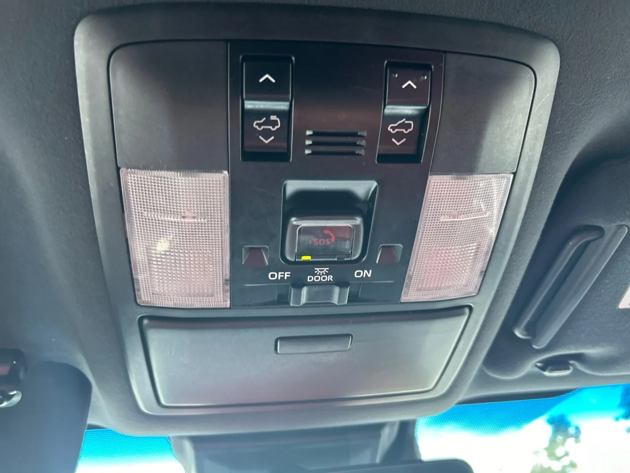 Used 2023  Lexus GX 460 Luxury image 17