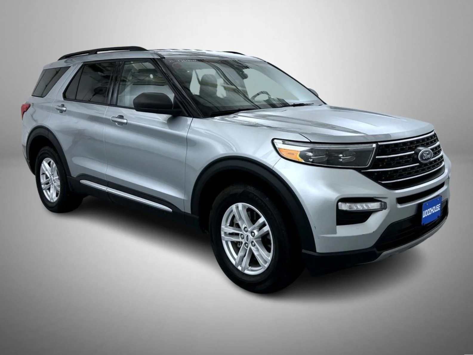 Used 2023 Silver Ford XLT image 3