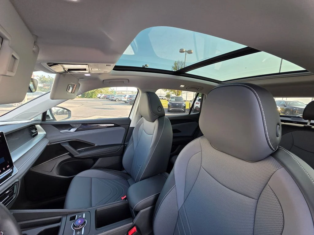 2026 Volkswagen Tiguan SE - Photo 18