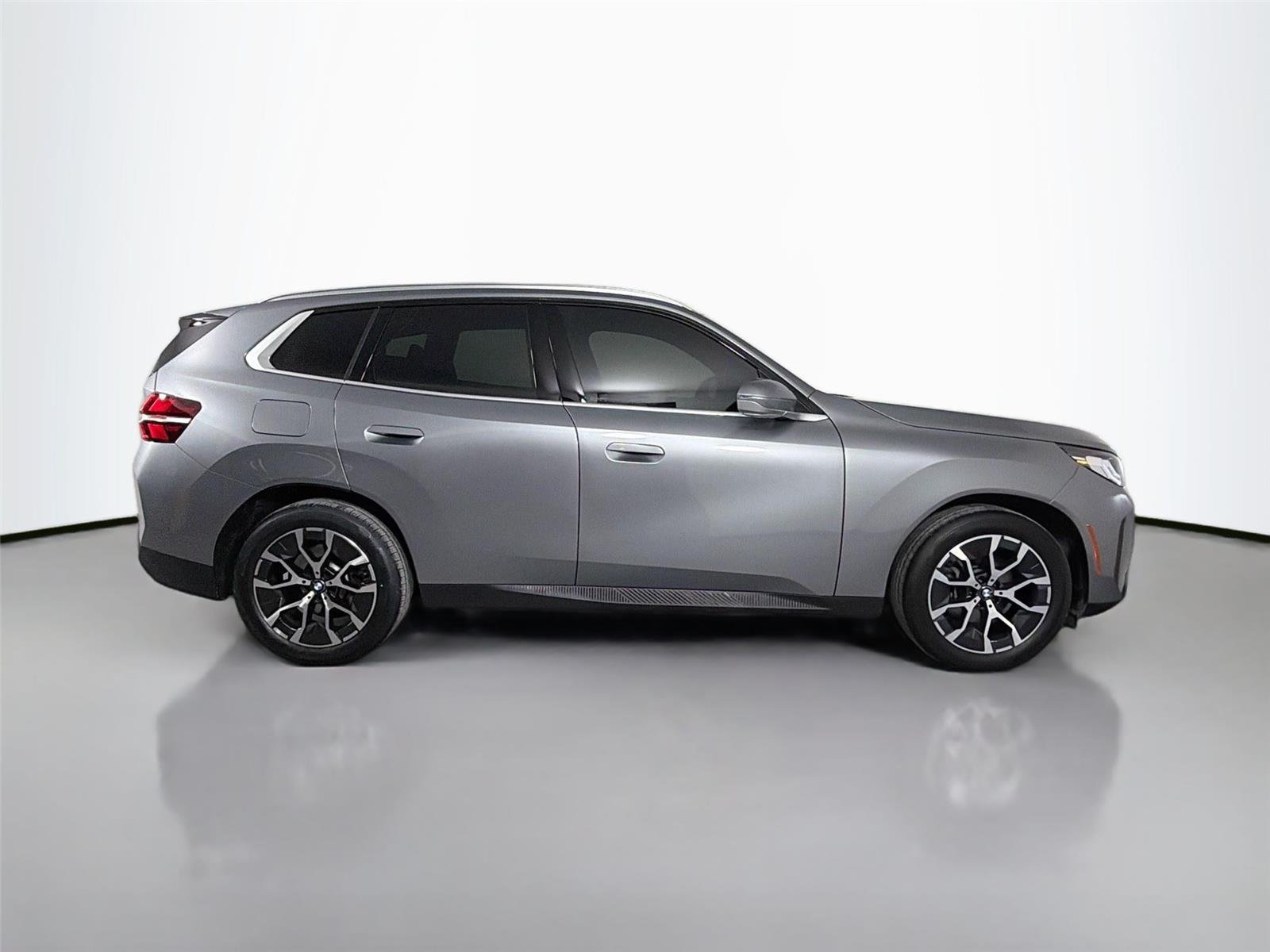 Used 2026 Skyscraper Grey Metallic BMW 30 xDrive image 4