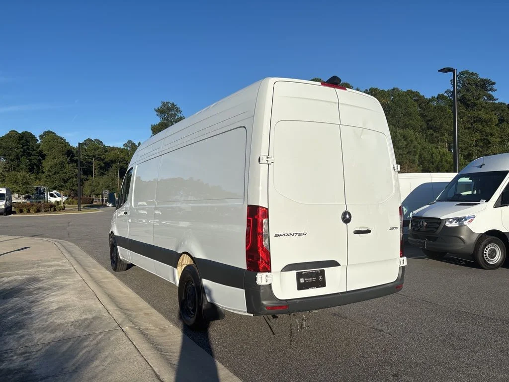 Used 2025 Arctic White Mercedes-Benz Cargo 170 WB image 5