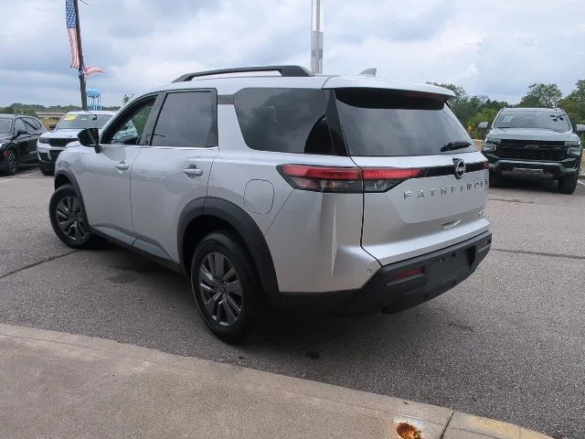 Used 2025 Silver Nissan SV image 29