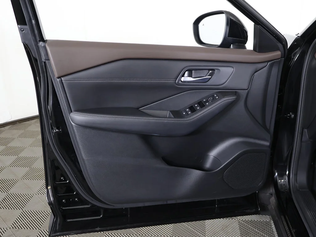 Used 2023 Black Nissan SV image 24