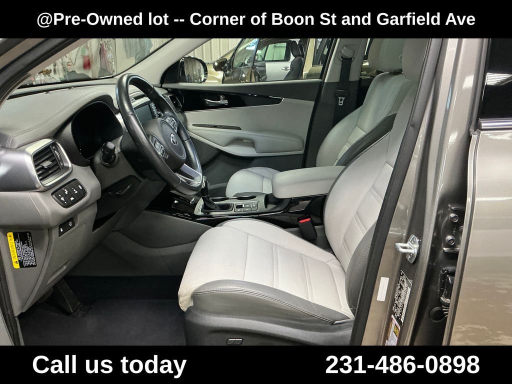 Used 2018 Silver Kia SX image 14