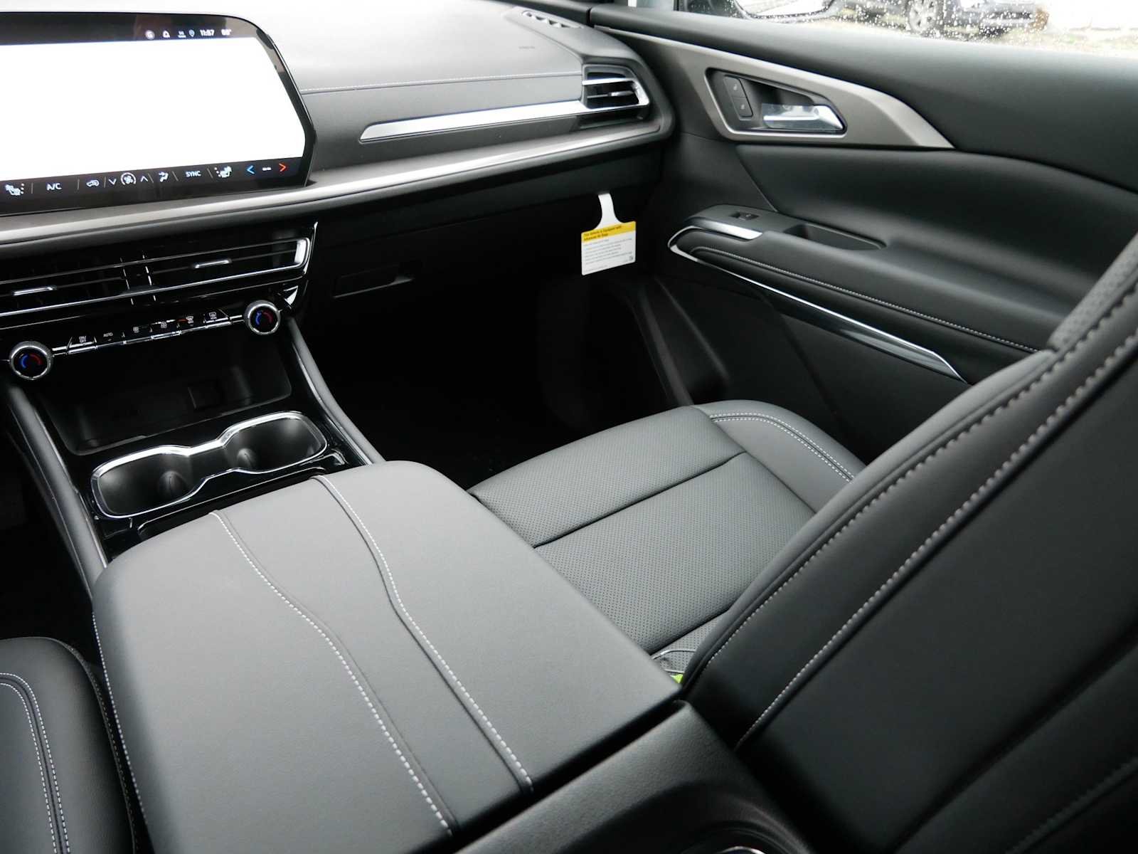2026 Chevrolet Traverse LT - Photo 15