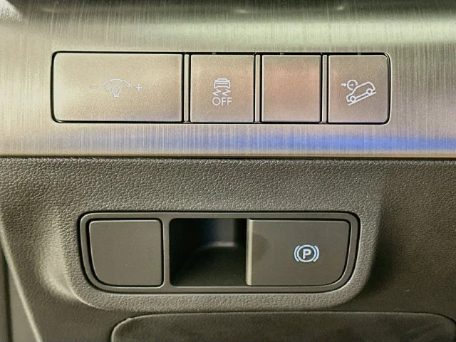 New 2027 Gray Hyundai SE image 19