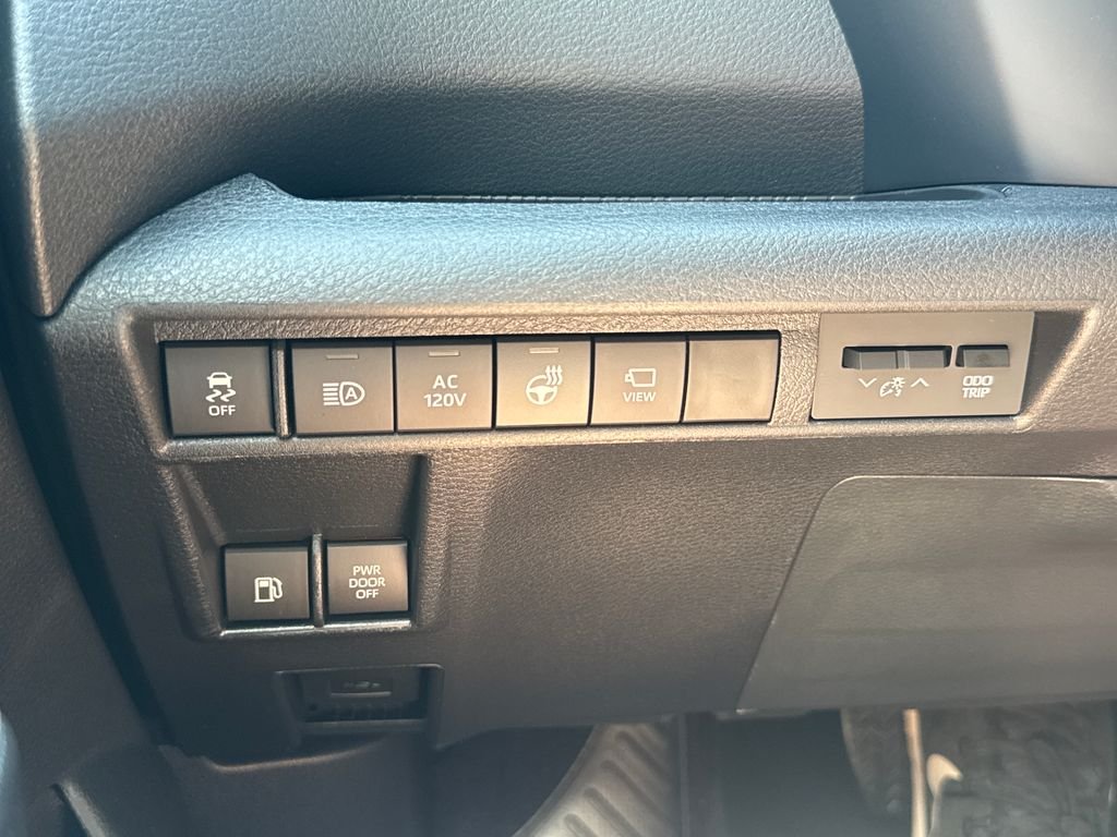 New 2026 Wind Chill Pearl Toyota Platinum image 35