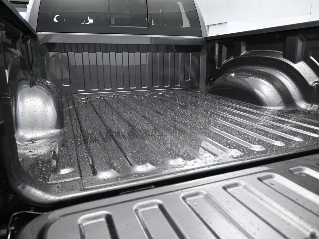 New 2026 Granite Crystal Metallic Clearcoat Ram Laramie image 39