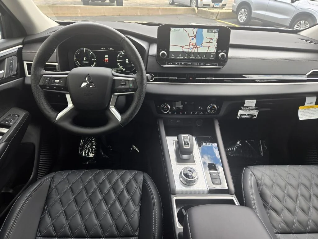2025 Mitsubishi Outlander Plug-in Hybrid SEL - Photo 16