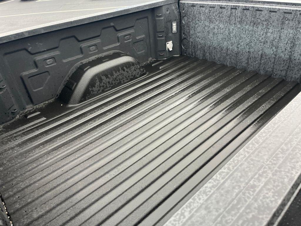 2024 Chevrolet Silverado 1500 LT - Photo 23