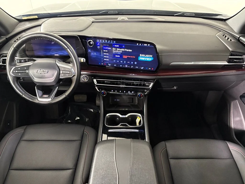 Used 2025 Black Chevrolet Z71 image 33