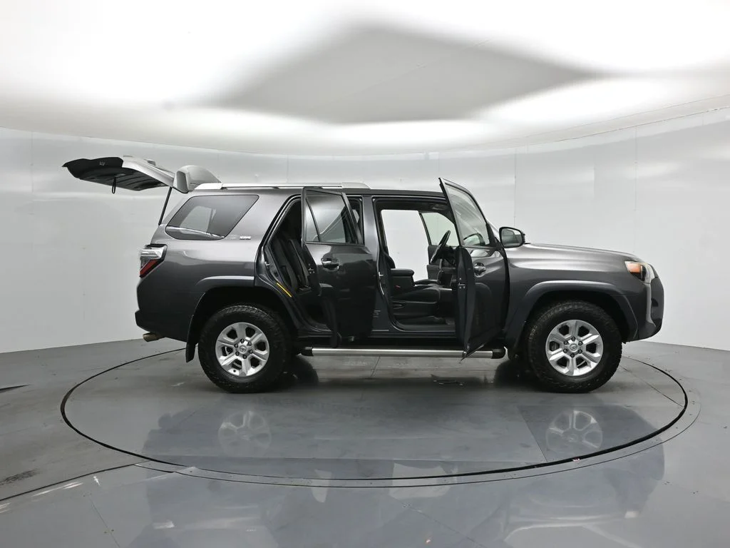 Used 2014 Gray Toyota SR5 image 4