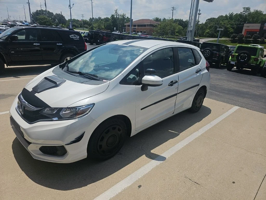 Used 2019 White Honda LX image 2