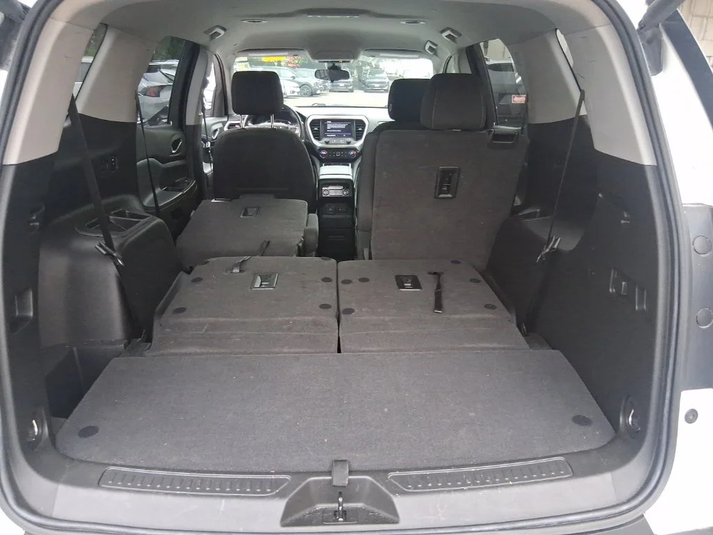 Used 2022 White GMC SLE image 21
