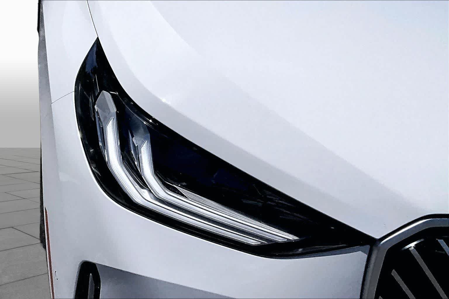 New 2026 Alpine White BMW 30 xDrive image 13