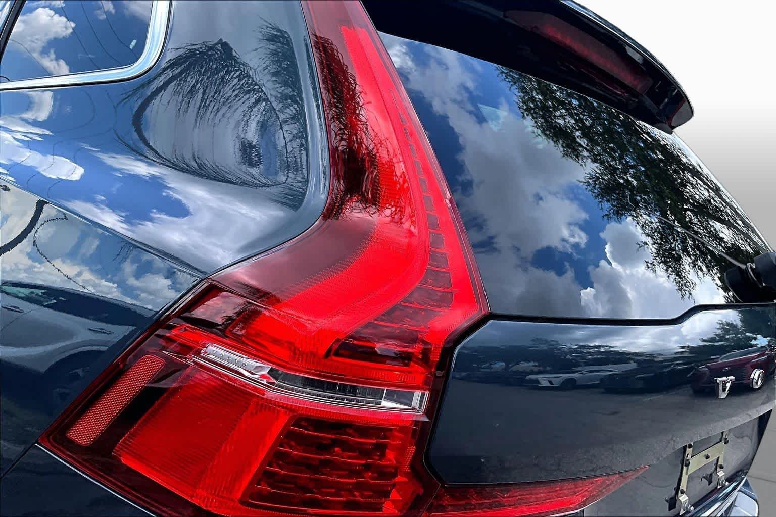 Used 2020  Volvo Inscription image 29