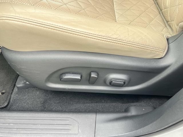 Used 2023  Nissan Platinum image 29