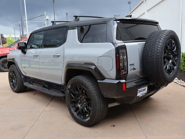 Used 2025 Gray GMC 2X image 5
