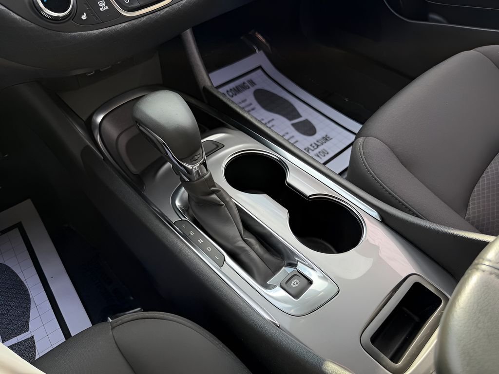 Used 2023 Gray Chevrolet LT image 18
