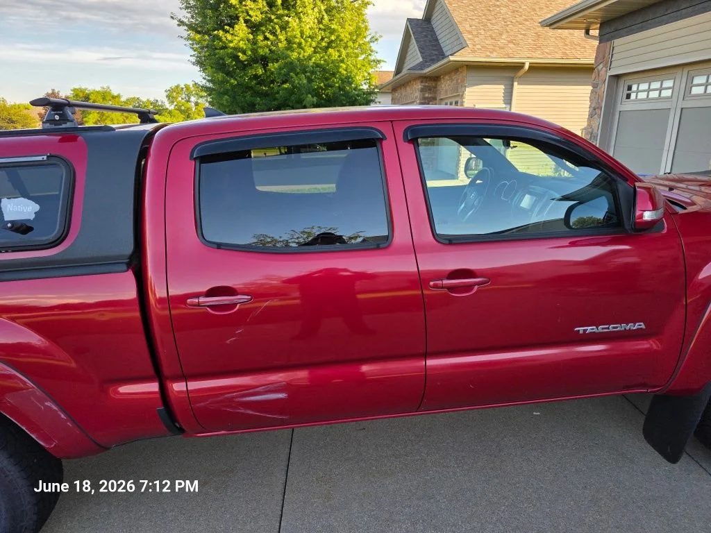 Used 2015 Red Toyota Base image 12
