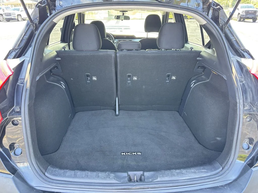 Used 2020 Black Nissan S image 18