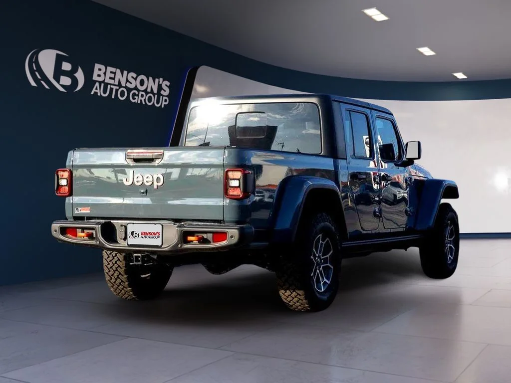 New 2025 Gray Jeep Mojave image 4