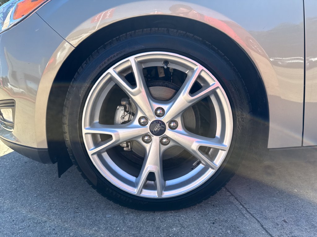 Used 2016  Ford Titanium image 34