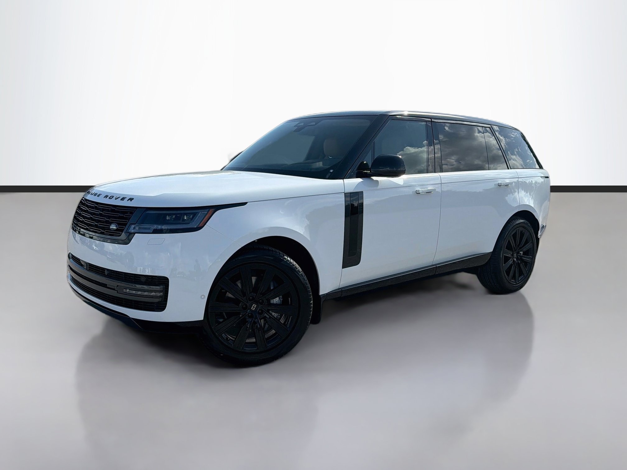New 2027 Fuji White Land Rover SE image 1