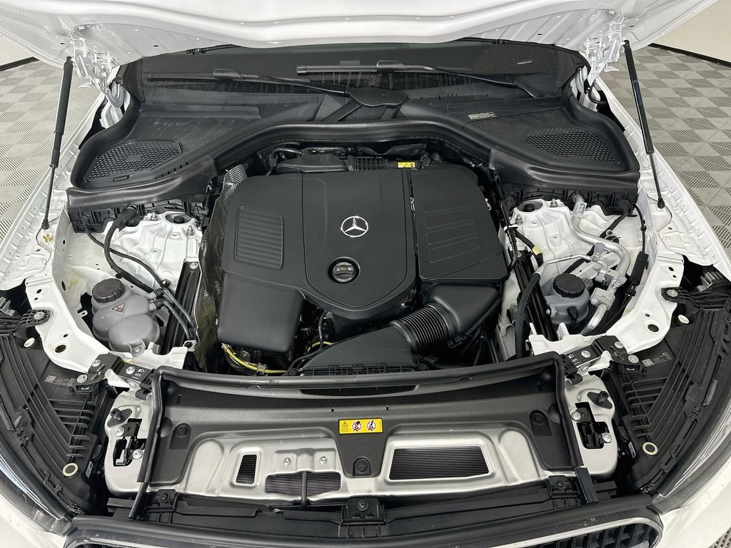 New 2026 Polar White Mercedes-Benz GLC 300 image 32