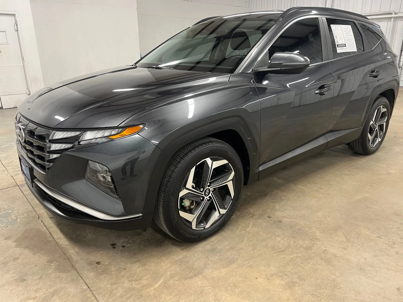 Used 2023 Gray Hyundai SEL image 3