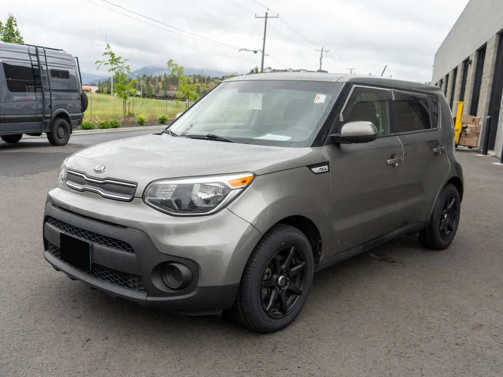Used 2019 Gray Kia Base image 3