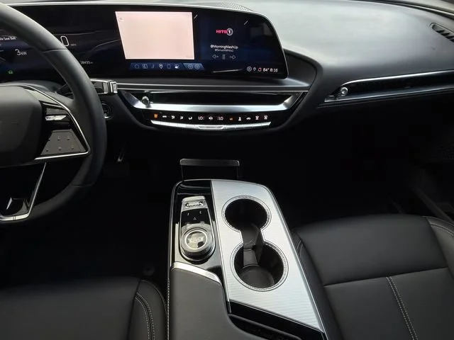 2024 Cadillac LYRIQ Tech - Photo 17