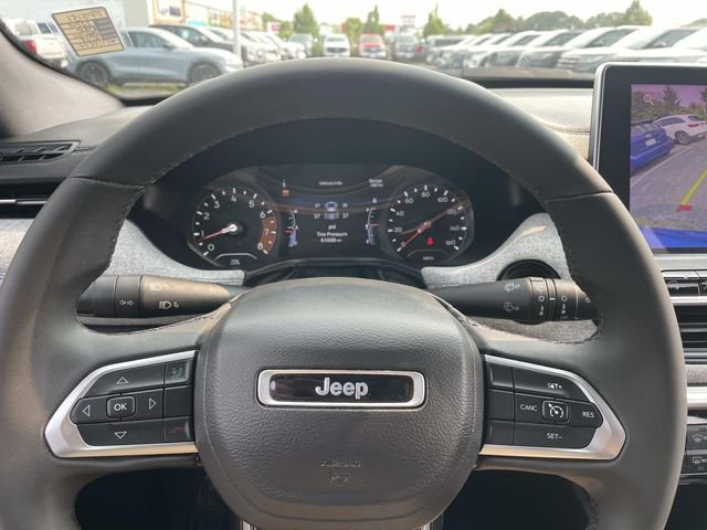 Certified Used 2024 Hydro Blue Pearlcoat Jeep Latitude image 33